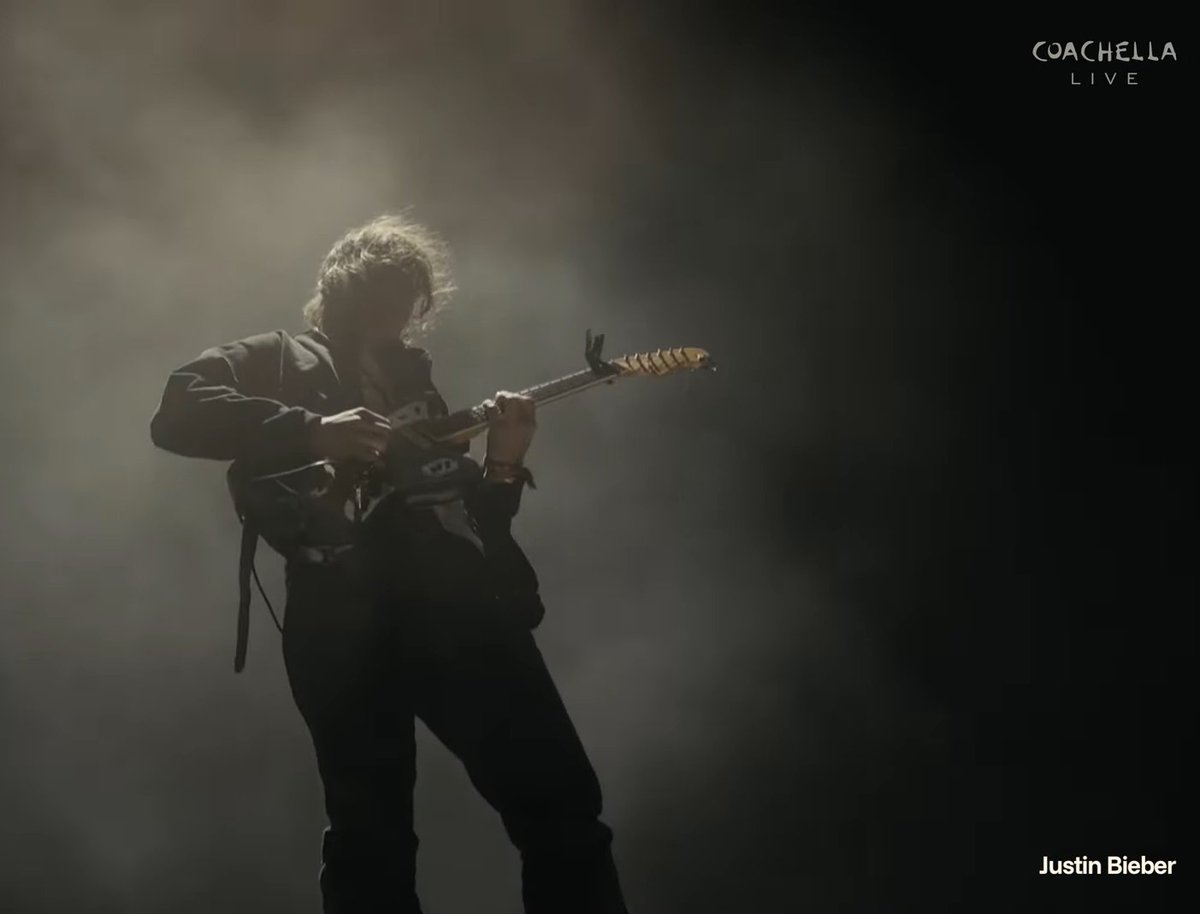 Justin Bieber brings out Mk.gee for "DAISIES" to close out #BIEBERCHELLA Week 1.