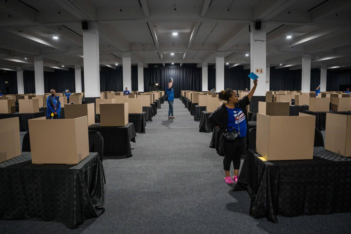 DAGauteng's tweet photo. 📷 Voting lines are open. Delegates are voting for the leadership that will pilot our vision for a South Africa that works.
#DAcongress2026 https://t.co/i7PIL1Jgeu
