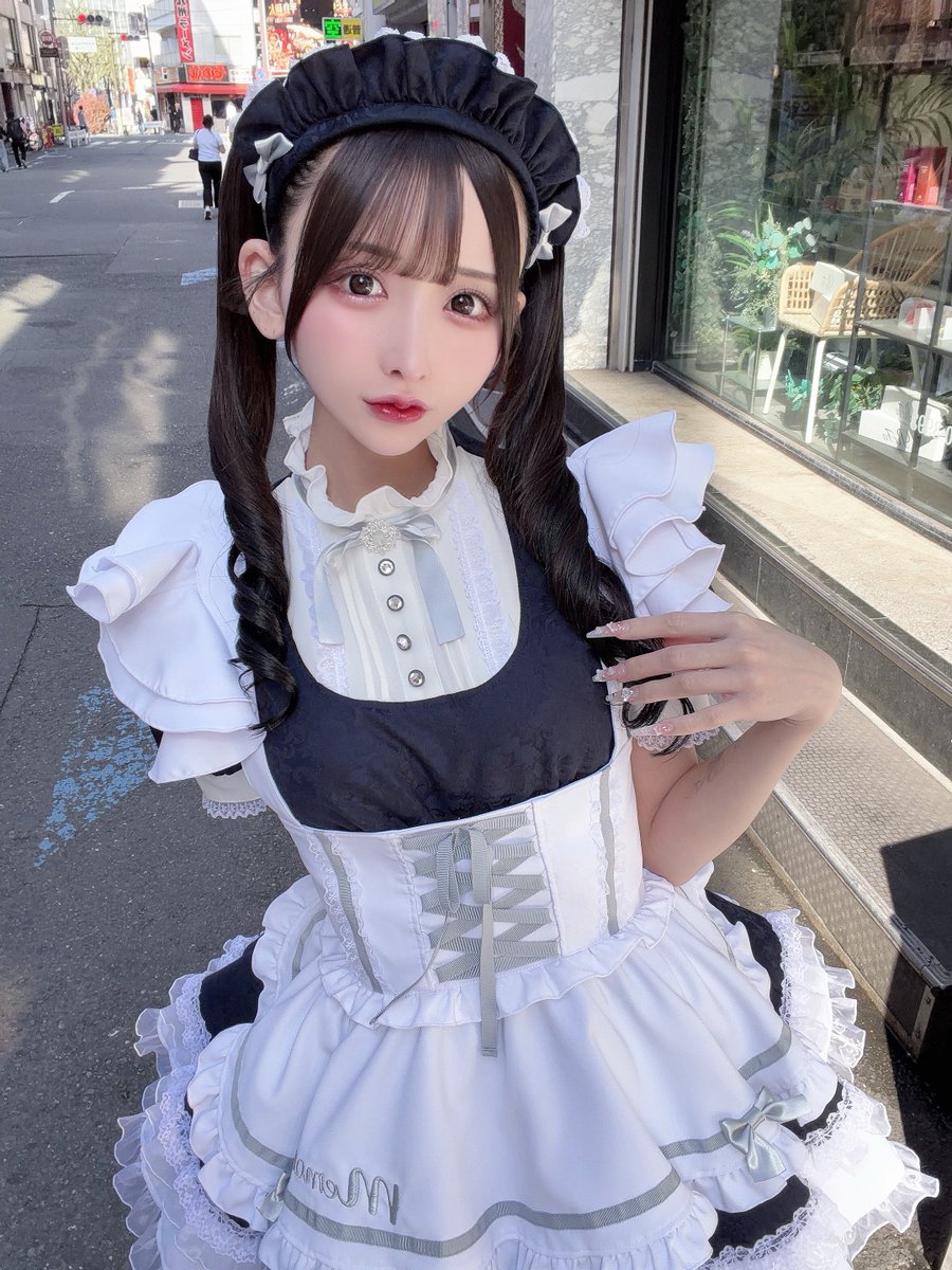 メイド服はやっぱり紺色×白が王道ˆ I  ̫ < ˆ~~🎶❤︎ https://t.co/Pe09YmuP11