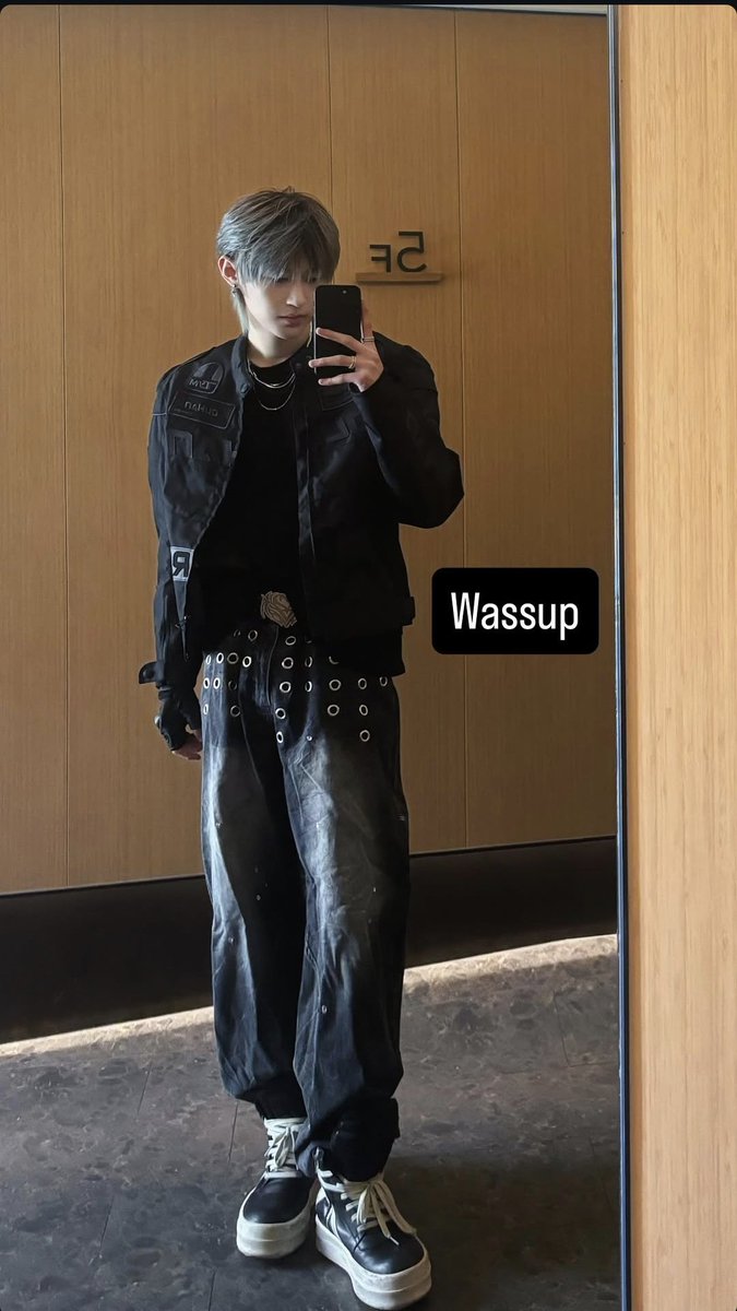 바지 다리미로 다려주고싶어