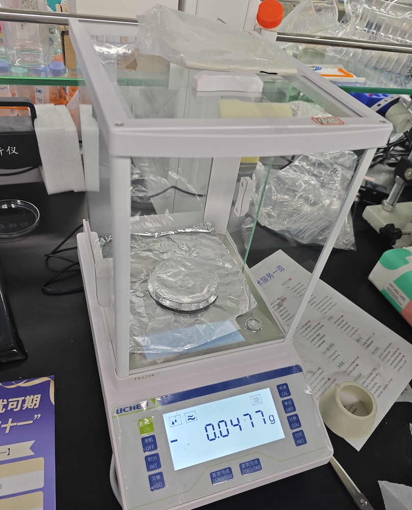lichensci's tweet image. Ultra-precise lab balance in action! ⚖️
0.0001g accuracy • Stable real-time readings
For sample weighing, QC &amp;amp; critical analysis
#AnalyticalBalance #LabPrecision #LabEquipment #fyp #lichensci