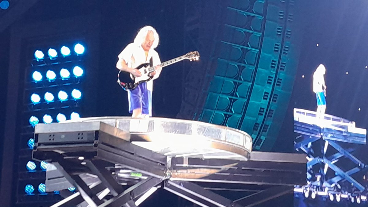 Hector Becerra tweet media