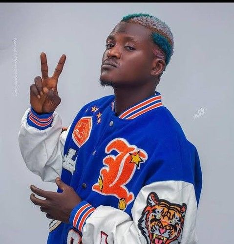 highlight56l's tweet photo. ❗JUST NOW : Nigerian music superstar populaly known as PORTABLE, is set to open a free restaurant in Ogun State Nigeria., where Orphans & homeless people can go and Eat for free, He is planning to Establish this, with branches in all the 20 local government area in Ogun states, with  budget Estimation of $650m for a start, the project will kick start immediately the state government approved it.