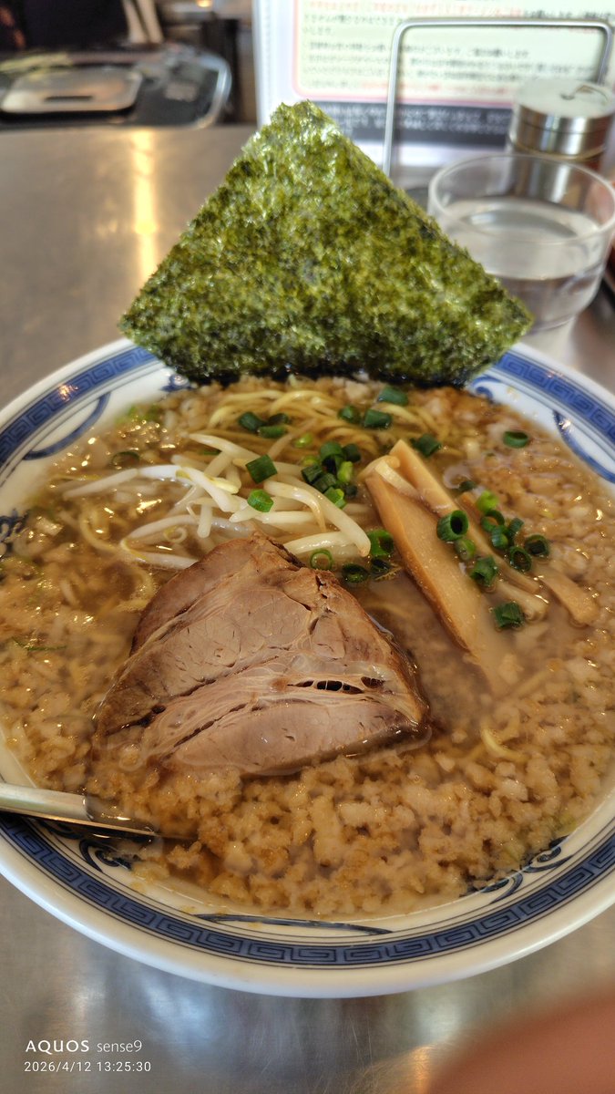MIKA1452's tweet photo. こちらもやっと訪問の店
黒潮拉麺さん
黒潮ラーメン(脂多)
ニンニク背脂餃子
めちゃうま
＃黒潮拉麺
＃館山 https://t.co/ANGGHHpWxT