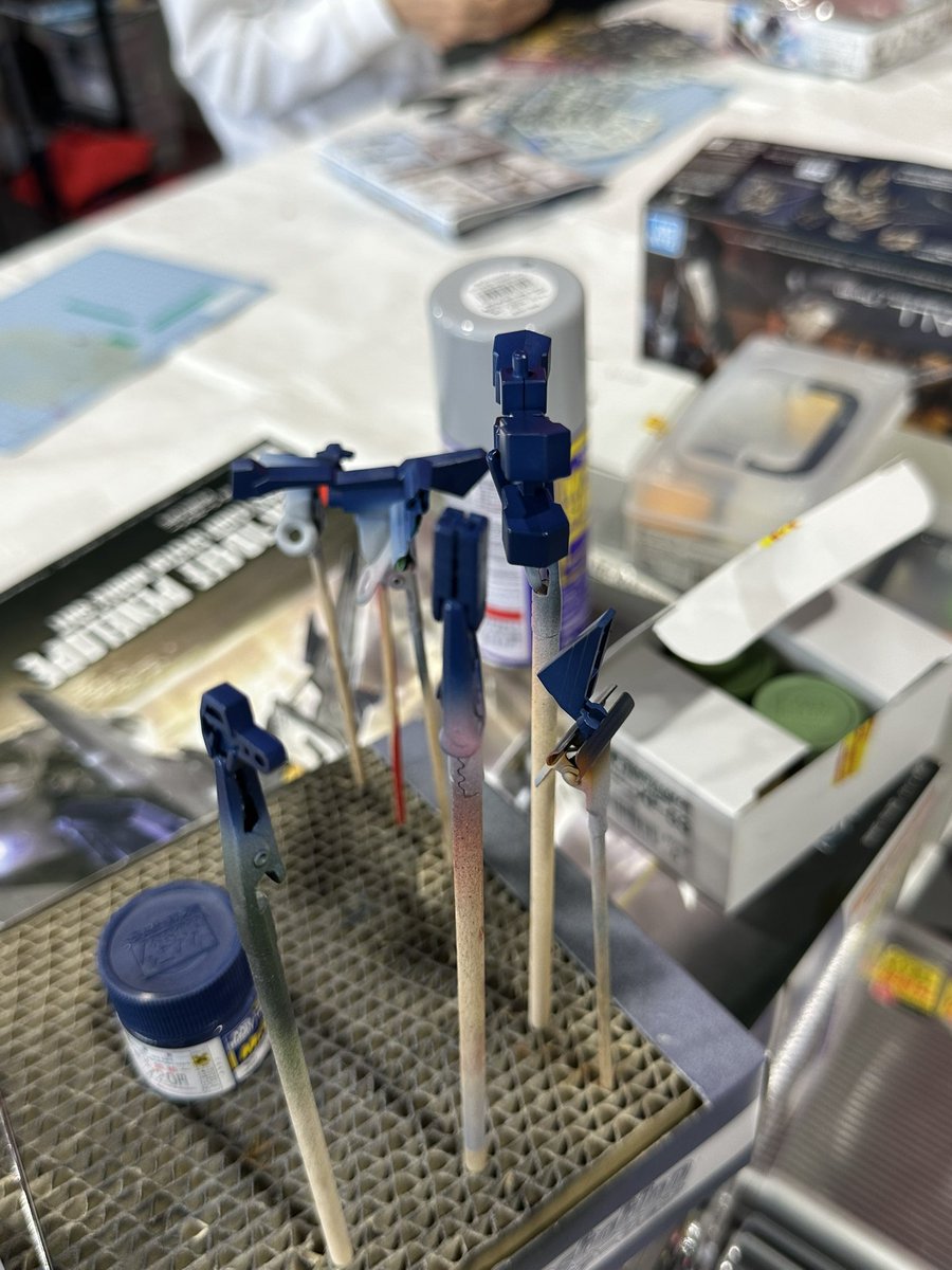 えにやん tweet media