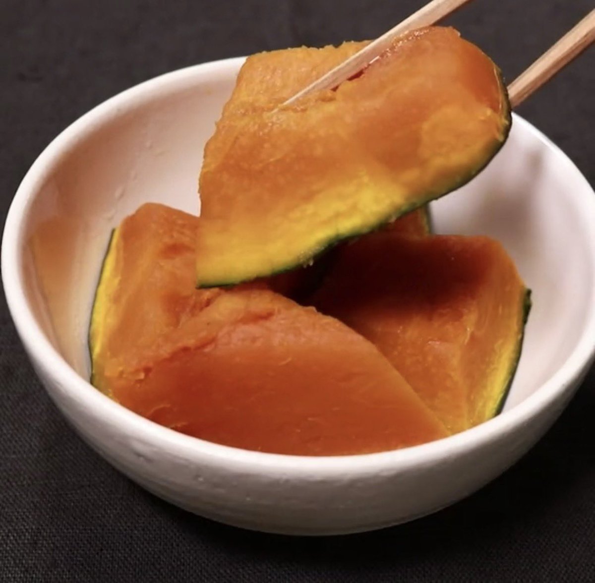 114514micomet's tweet photo. かぼちゃの煮物🎃 https://t.co/Mt7npSRo3I