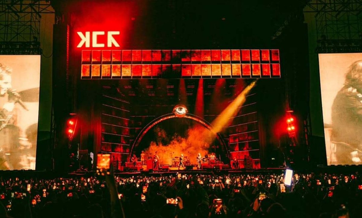 Mєℓ 👑 tweet media