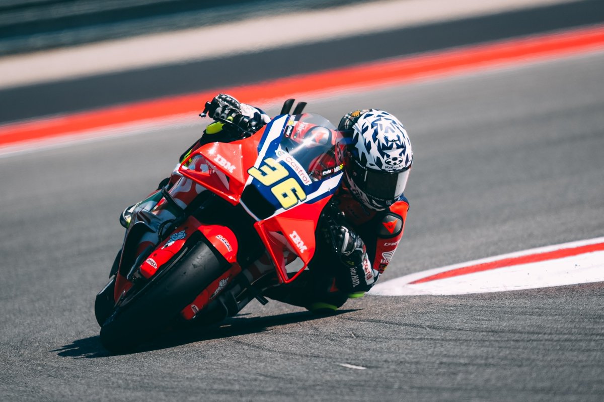 GrandSlamRacing's tweet image. CEFASINI BEN ÇEKTİM, SEFASINI BAŞKALARINA MI BIRAKACAZ? 

Joan Mir, kariyerinin en verimli yıllarını Honda ile rekabetçi olabilmek için feda ettiğini, bu kadar şeyin üzerine önümüzdeki sezon için ayrılmasının (Honda'nın daha iyi olması beklenirken) utanç verici olacağını