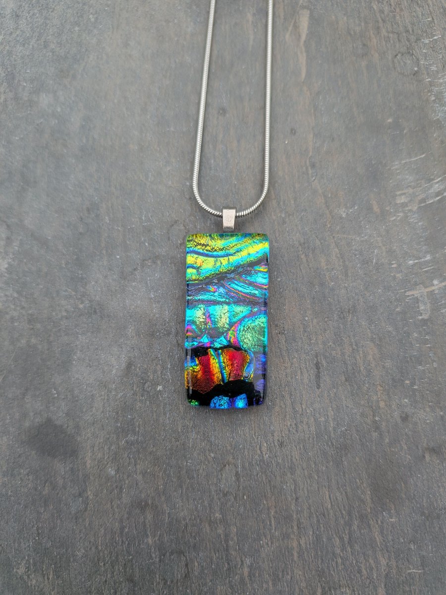 Samphireglass's tweet image. A beautiful new sea inspired dichroic glass necklace. Unique handcrafted glass pendant with rolling green, blue and purple colours. 

#ukgiftam #ukgifthour #handcrafted

samphireglass.etsy.com/listing/448664…