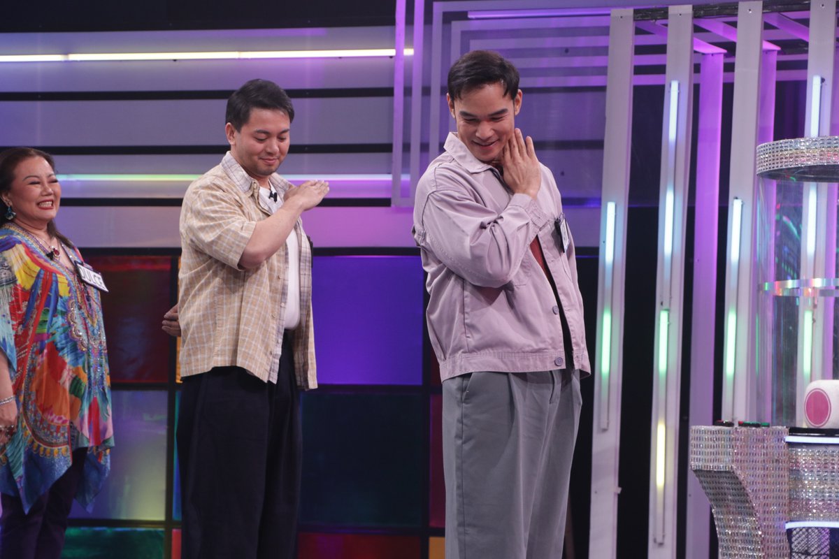 RainbowRumblePH's tweet photo. Ikaw ang maglalaro sa jackpot round ng #RainbowRumble, Mark Bautista! Sabay-sabay nating alamin kung swertehin kaya at makuha ang isang milyong piso? #RainbowRumbleBisdak 🌈💪🏻 https://t.co/BHI6SeCPzZ