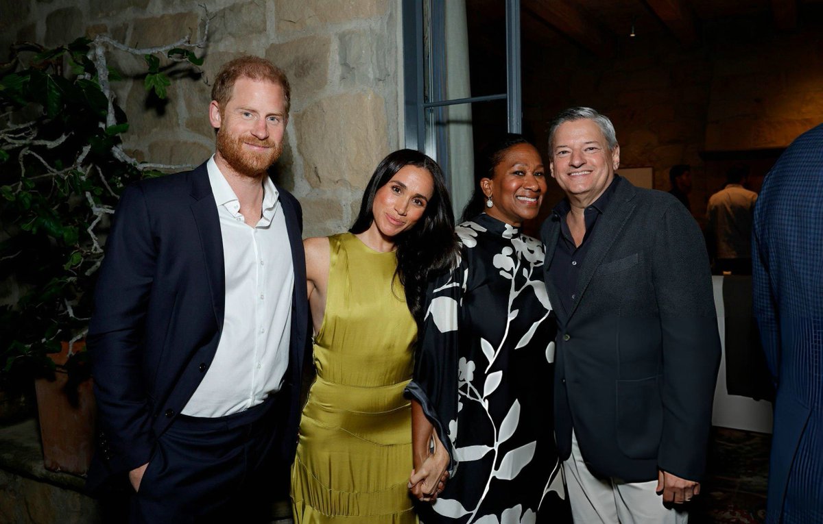 Simply Meghan Markle tweet media