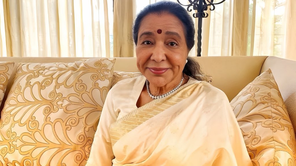 Asha Bhosle wasn't just a singer, the OG vibe before autotune was even a thing

Some songs don’t just play, they hit your soul, and make you feel every damn emotion at once

Om Shanti #AshaBhosle Tai 🙏🏻