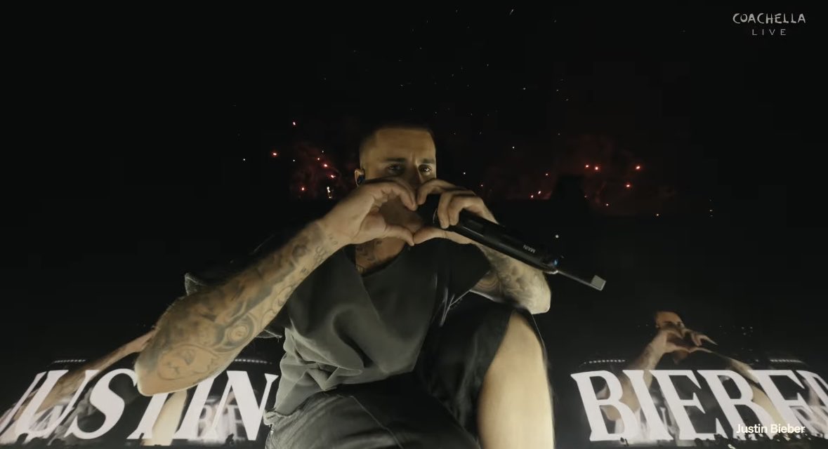 MICHAELEMERS0N's tweet photo. It’s been an honour growing up with you. proud is an understatement. we love you forever, Justin💜 #Bieberchella #Coachella https://t.co/HETp0rMuUv