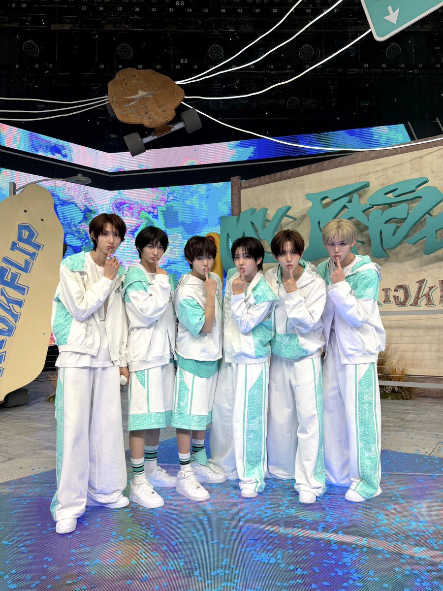 nelly is stup!d ★ 🐋 tweet media