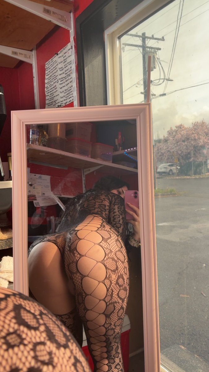 shottofabi's tweet photo. Don’t miss these new outfits ;) 

#nsfw #barista #pnw #bikini https://t.co/qEqZanvUVh