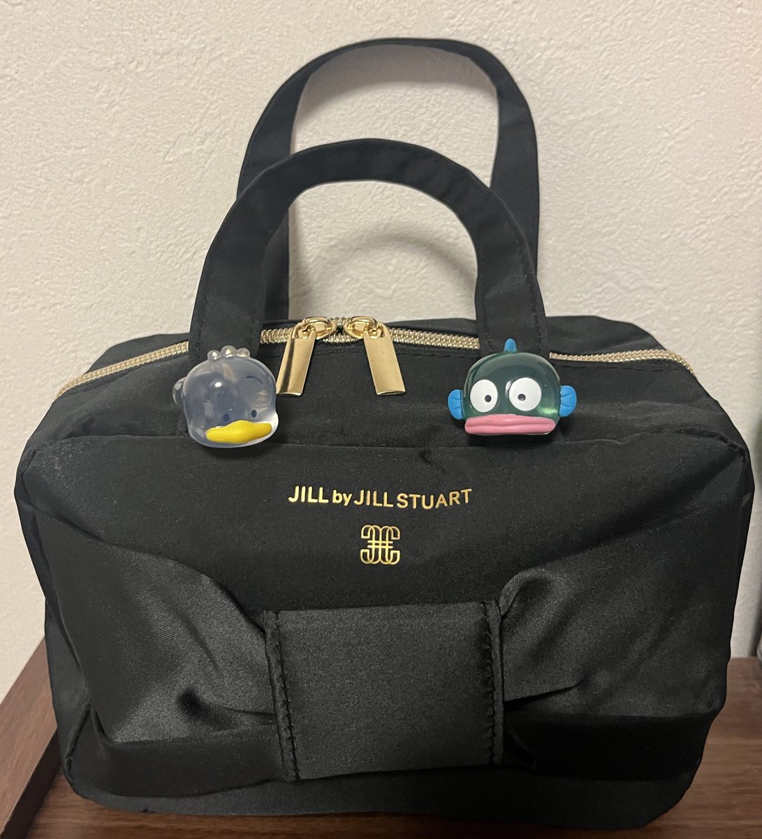 chakonama2826's tweet image. ポーチめっちゃ使いやすそうで可愛い💝
中もちゃんと柄があっておしゃれ✨
#sweet #MAZZEL