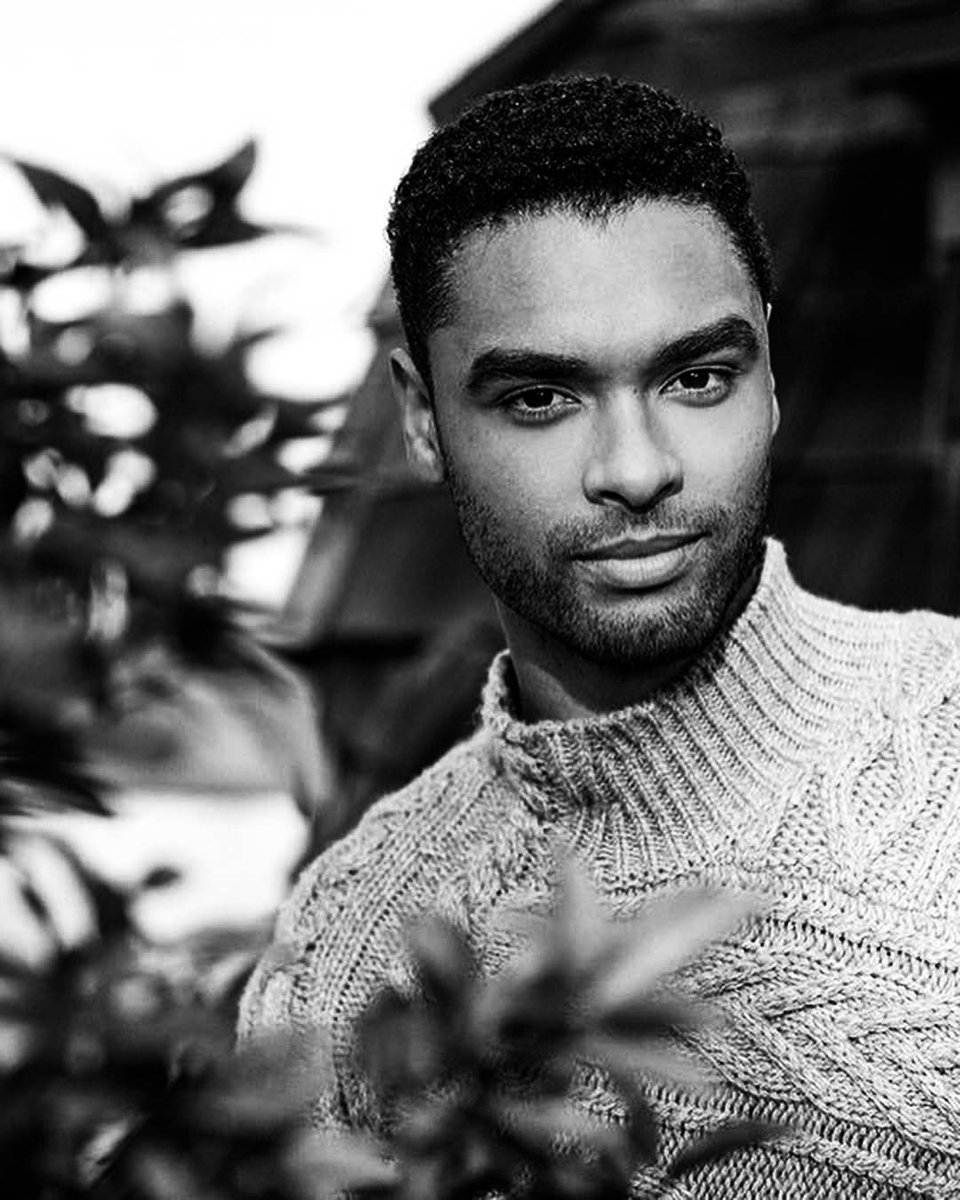 OᗯᗩYᑎ 🦢 tweet media