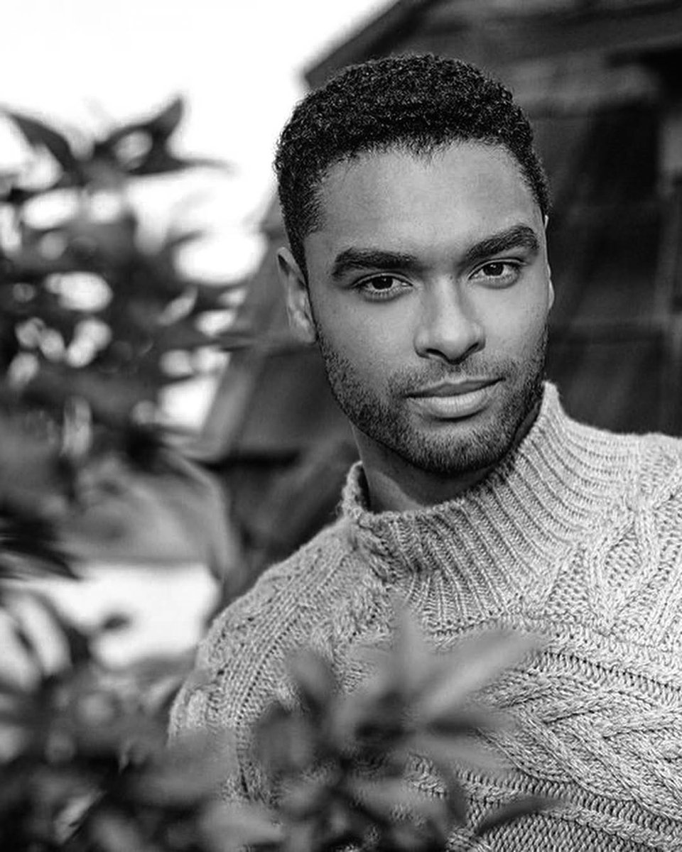 OᗯᗩYᑎ 🦢 tweet media