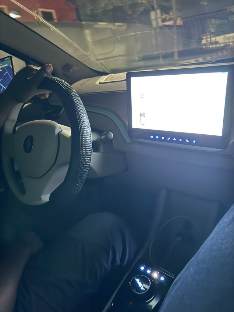 I sell sneakers 👟 𓃵🤝🏾 tweet media