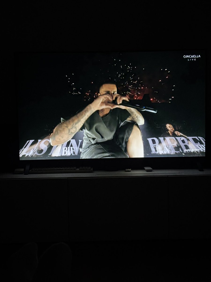 FraCheli99's tweet photo. Ti amo immensamente.
#BIEBERCHELLA https://t.co/HMFAbDhzHA