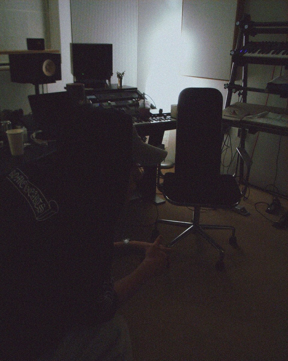 evanmoon ★ tweet media