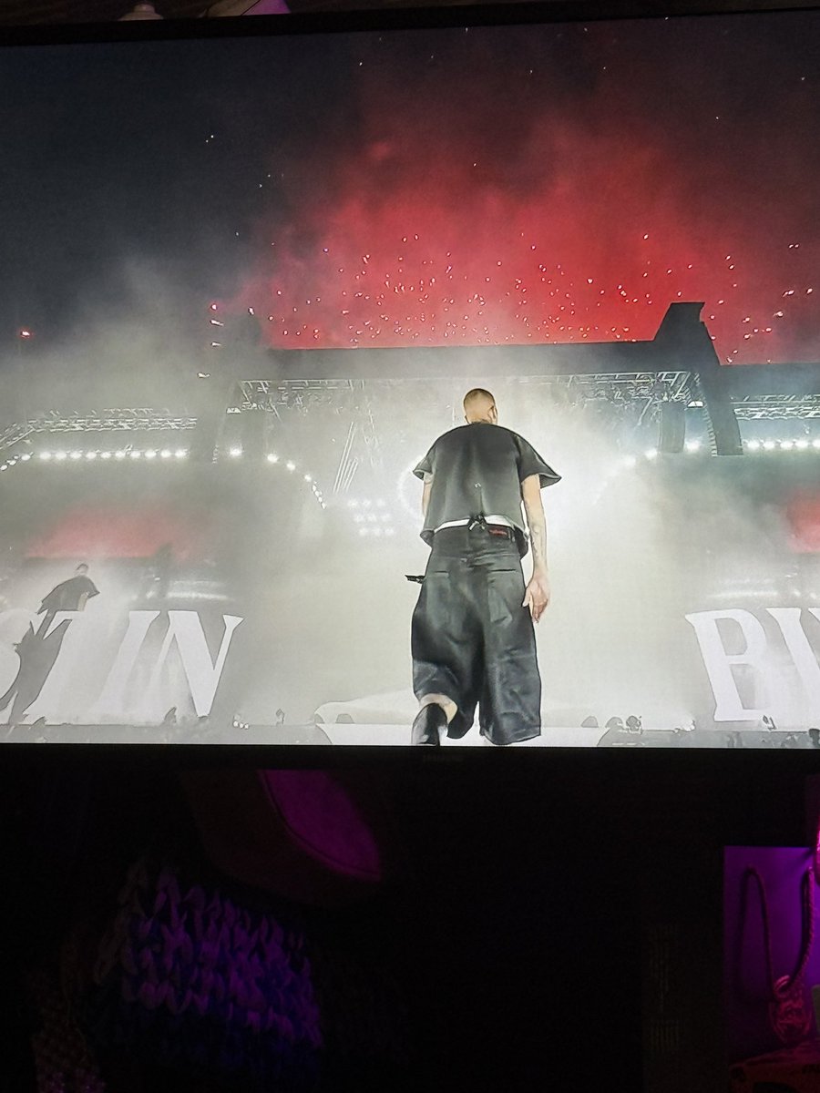 JkmalkJ's tweet photo. Best concert best vocal performance 

 #BIEBERCHELLA https://t.co/9wzFnIgAw6