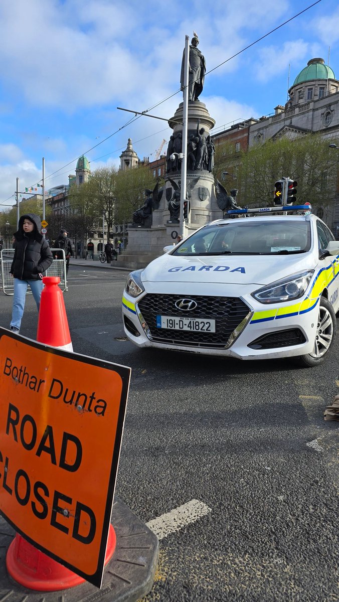 caulmick's tweet image. Dublin City Centre is in total lock-down this morning.  No access to O'Connell Street with the Luas suspended.

#Dublin #OConnellSt #FuelProtest 
#CostofLivingCrisis