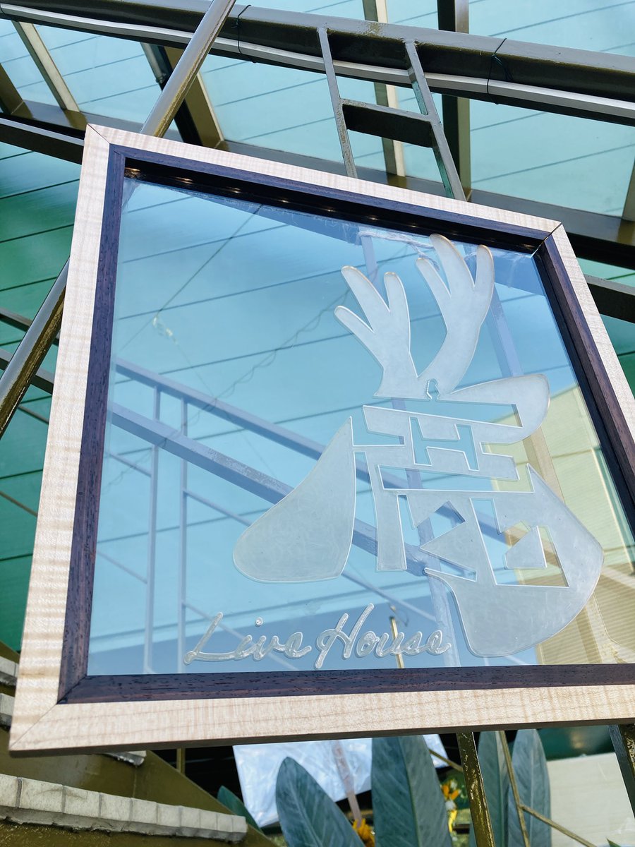 白/10do tweet media