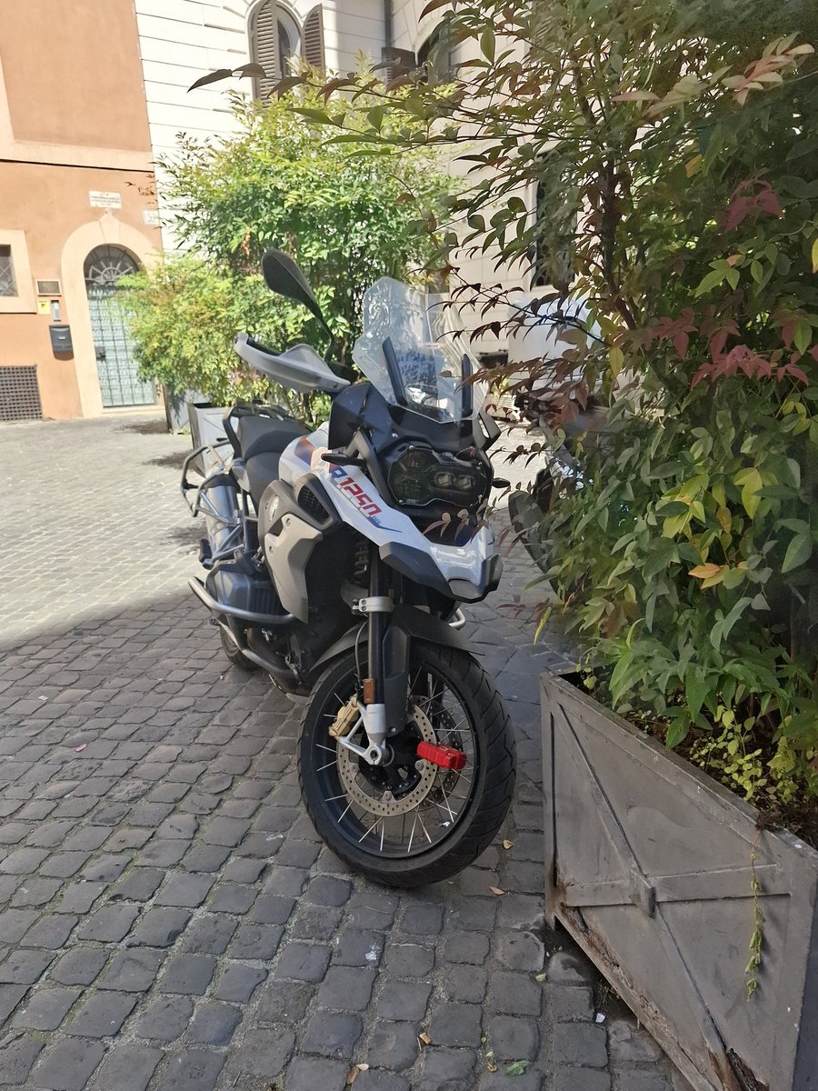 Alzatore di tergicristalli tweet media