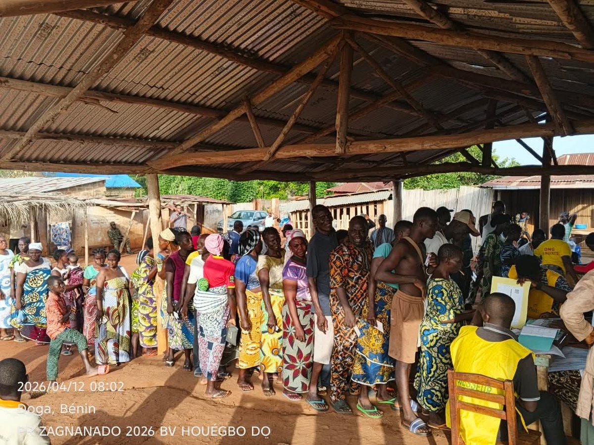 actualites229's tweet photo. 🇧🇯 #BéninPolitique |#Présidentielle2026 |#JourDeVote || A Zagnanado, les populations sont sorties massivement pour voter le candidat de leur choix https://t.co/HgvOG8PfGx