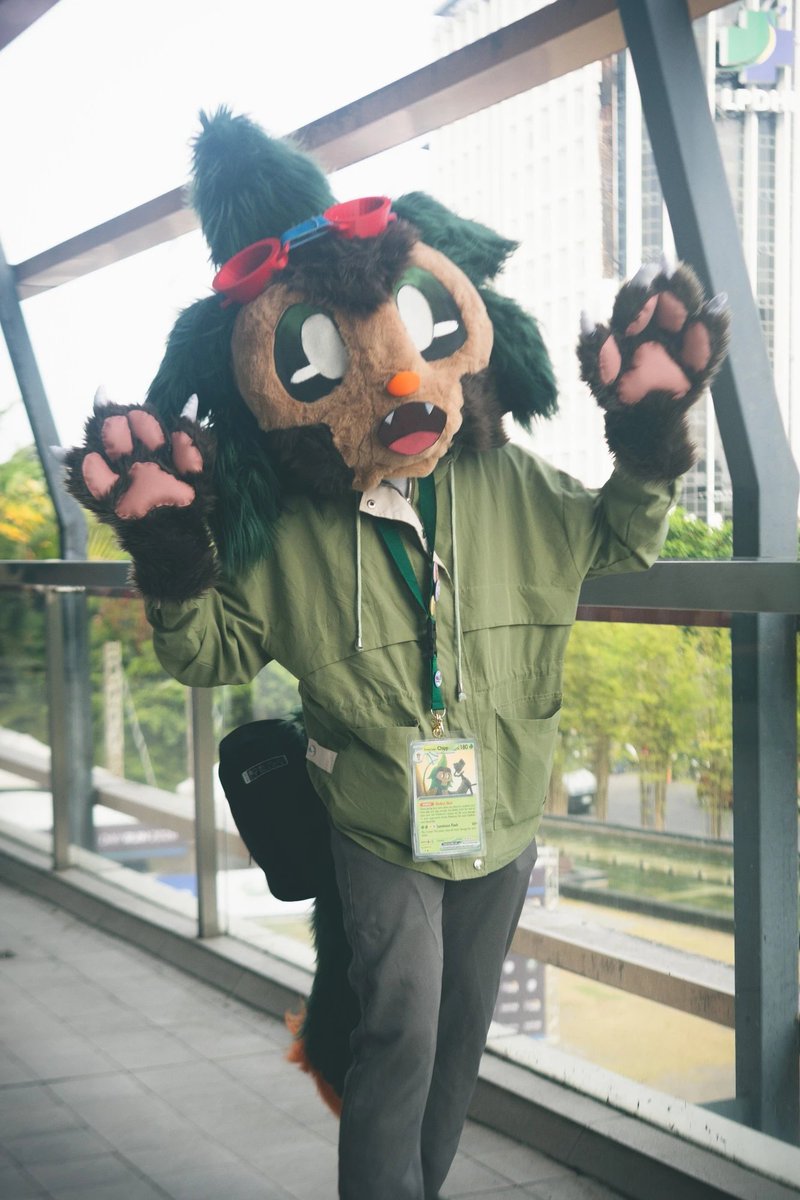 I gotta do more of this ngl it's fun XD
(sana furcon nanaman i sali 😔😔😔)

#furry #chespin #fursuit