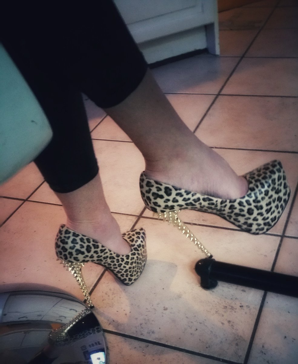 High on Heels tweet media