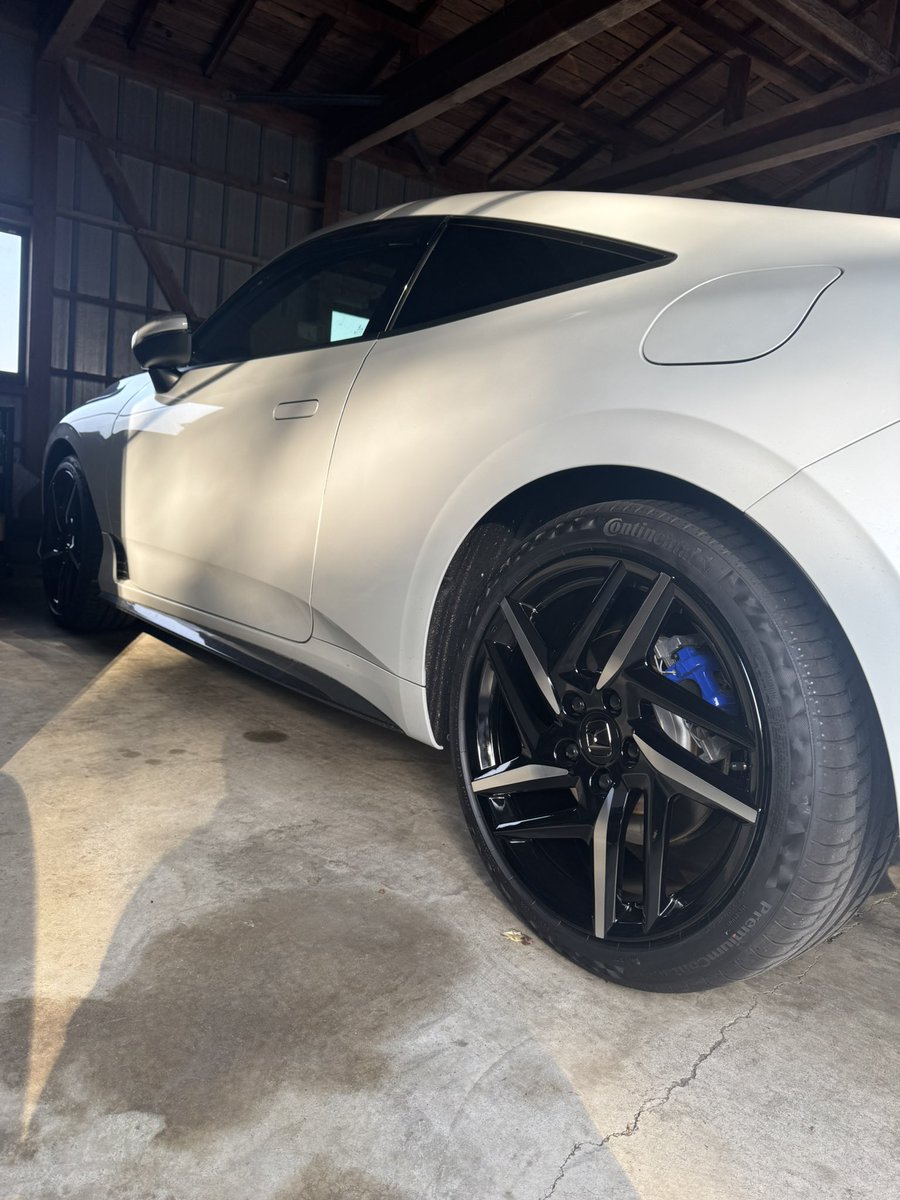 D_B_MAN_'s tweet image. タイヤ交換けど、プレリュードのオプションホイール…
左右専用じゃないから違和感と言うか、正直気持ち悪い🤮
車を買った時、ホイールの選択肢がこれか無限のやつしかなかったからな😭
購入時の説明とか、サイトでの説明文欲しかったな🥲さてどうしよう🤔でも車は好きなの😌
#プレリュード
#BF1