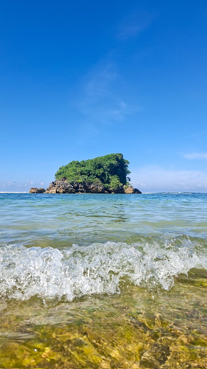 itsdizcorvus's tweet photo. happy weekend semuanya

agendaku today: tiduran di pantai seharian

📍pantai kondang merak - malang https://t.co/UxjbW88oxR