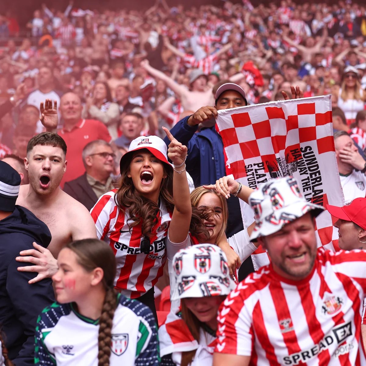 Who has woken up today a Sunderland Fan ?