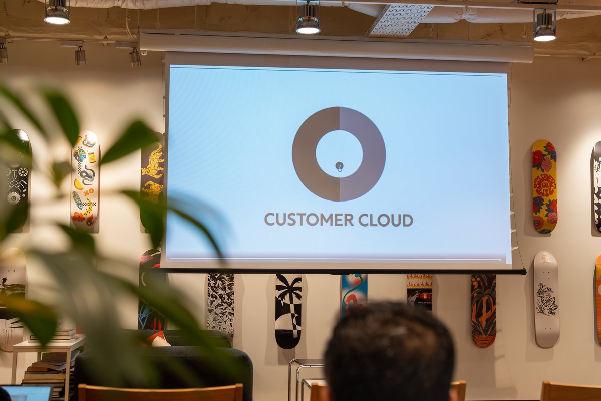 CustomerCloudJP's tweet photo. ９日に開催された「AI × Security Night Talk」🌙
学生起業家団体のメンバー櫻田さんが
撮ってくれた写真✨
一枚一枚にすごく心こもってます。
写真を撮る姿もいつもとても素敵です。

渋谷から世界へ。
Non-Destructive Innovation.
カスタマークラウド https://t.co/4JTAFhQGnT