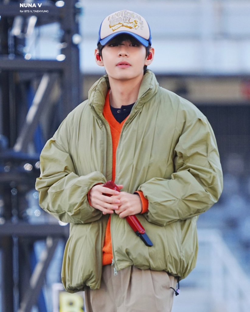 Taehyung Base tweet media