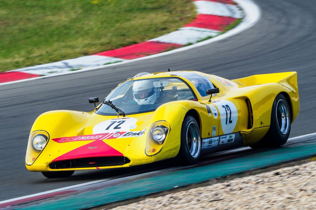 Retromania4ever's tweet image. #Chevron B16 💛