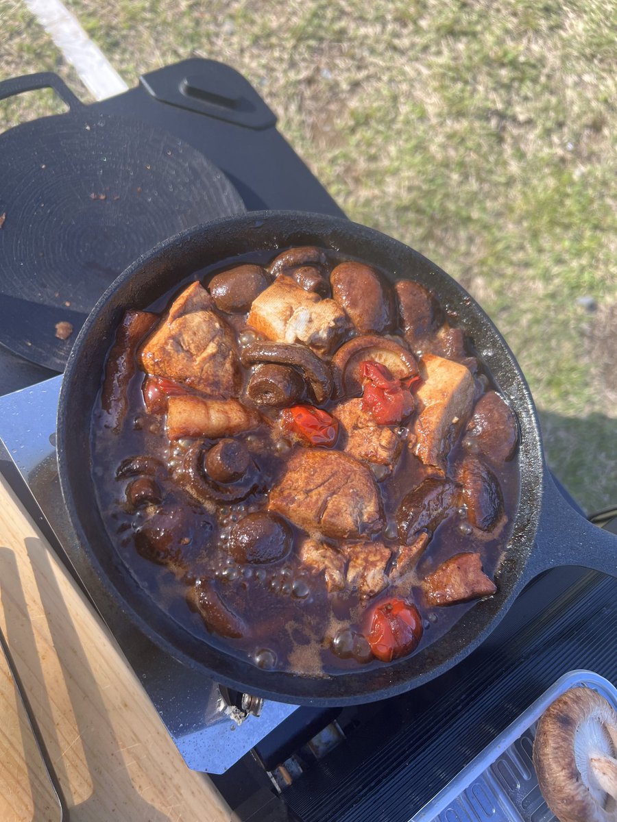 かつや tweet media