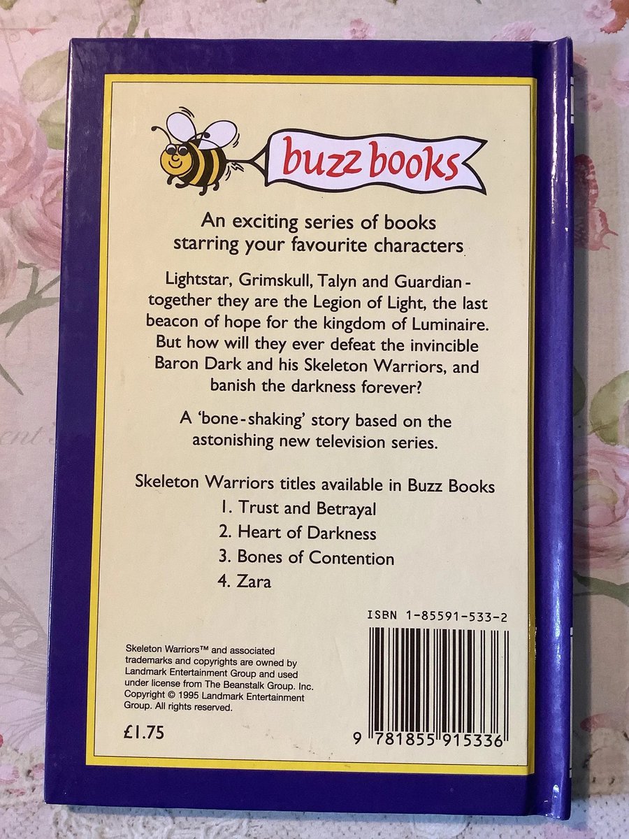 WatsonsVintage's tweet image. NEW LISTING A Fun, Nostalgic #giftidea for a #SkeletonWarriors Fan. RARE Vintage 1995 Skeleton Warriors - Bones of Contention Book in Hardback - No3 in Buzz Book Series - Birth Year Gift etsy.me/3QjUQSh via @Etsy #VintageBooks #ChildrensBooks #AmericanCartoon #1995Gift