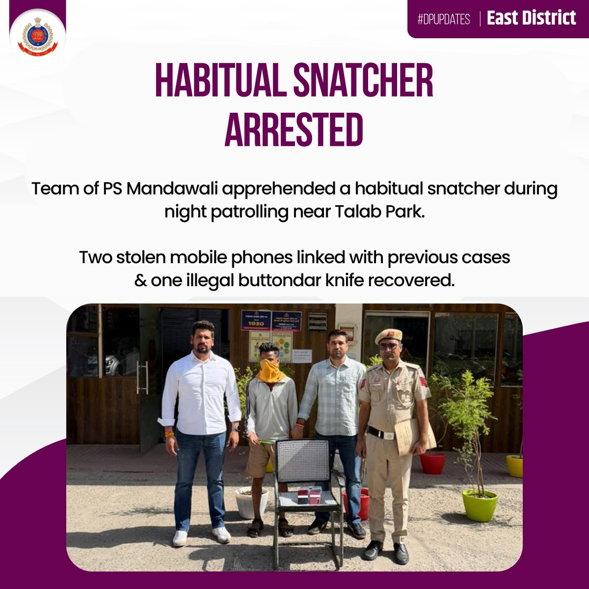 DCPEastDelhi's tweet photo. Alert staff of PS Mandawali apprehended a habitual snatcher during late-night patrolling after a brief chase.

Two stolen mobile phones, linked with earlier cases of PS Mayur Vihar & PS Mandawali, along with an illegal buttondar knife recovered from his possession.

The accused, a repeat offender involved in 27 criminal cases, failed to provide ownership proof.

#DPUpdates #DelhiPolice #EastDistrict
#DPCares #HelloDelhiPolice #HelloPoliceStation

@CPDelhi
@DelhiPolice
@Ravindra_IPS
@JointCP_ER