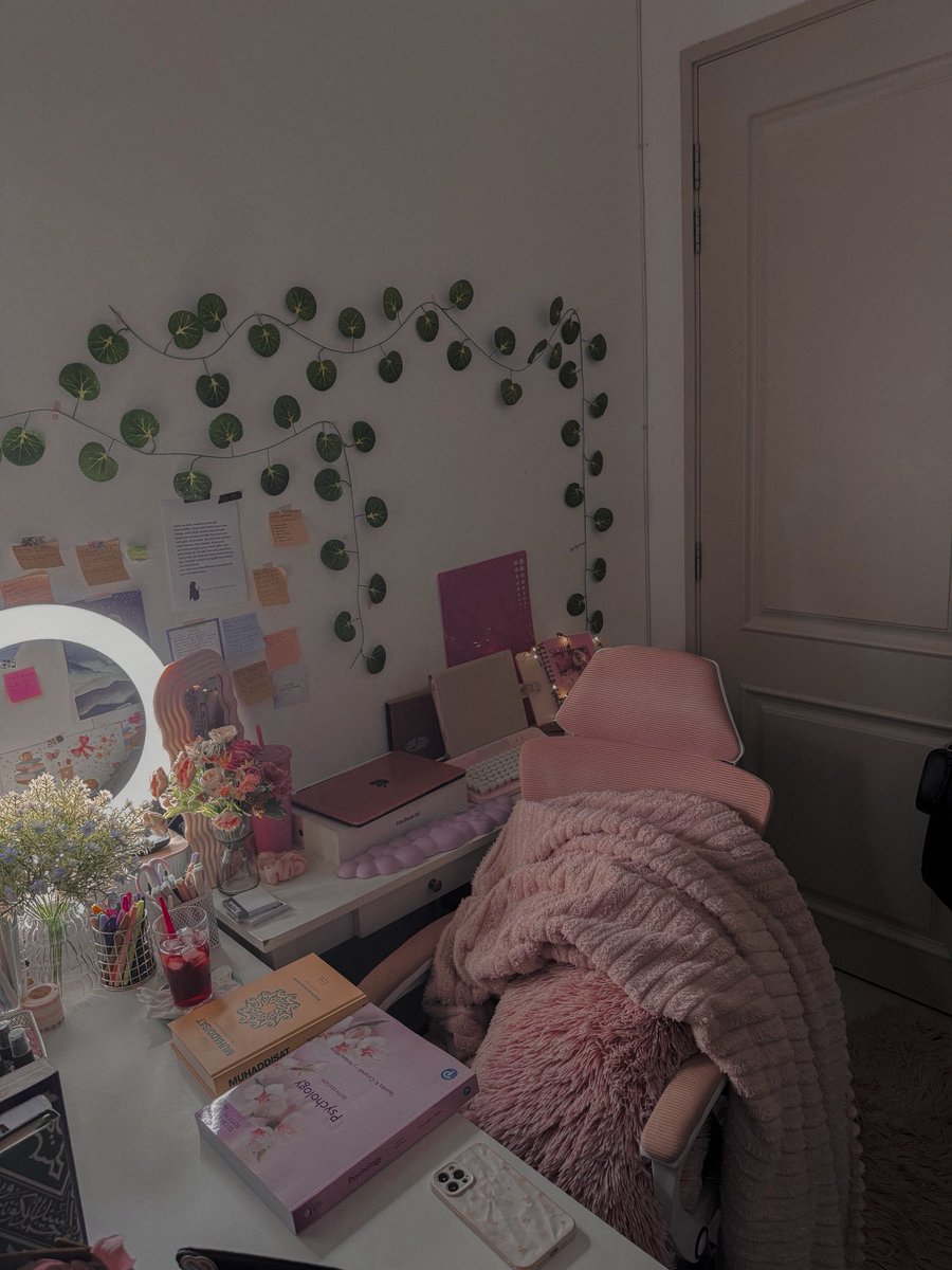 zehanarchives's tweet photo. soft life as a muslim lady https://t.co/ESx0xP0lX1