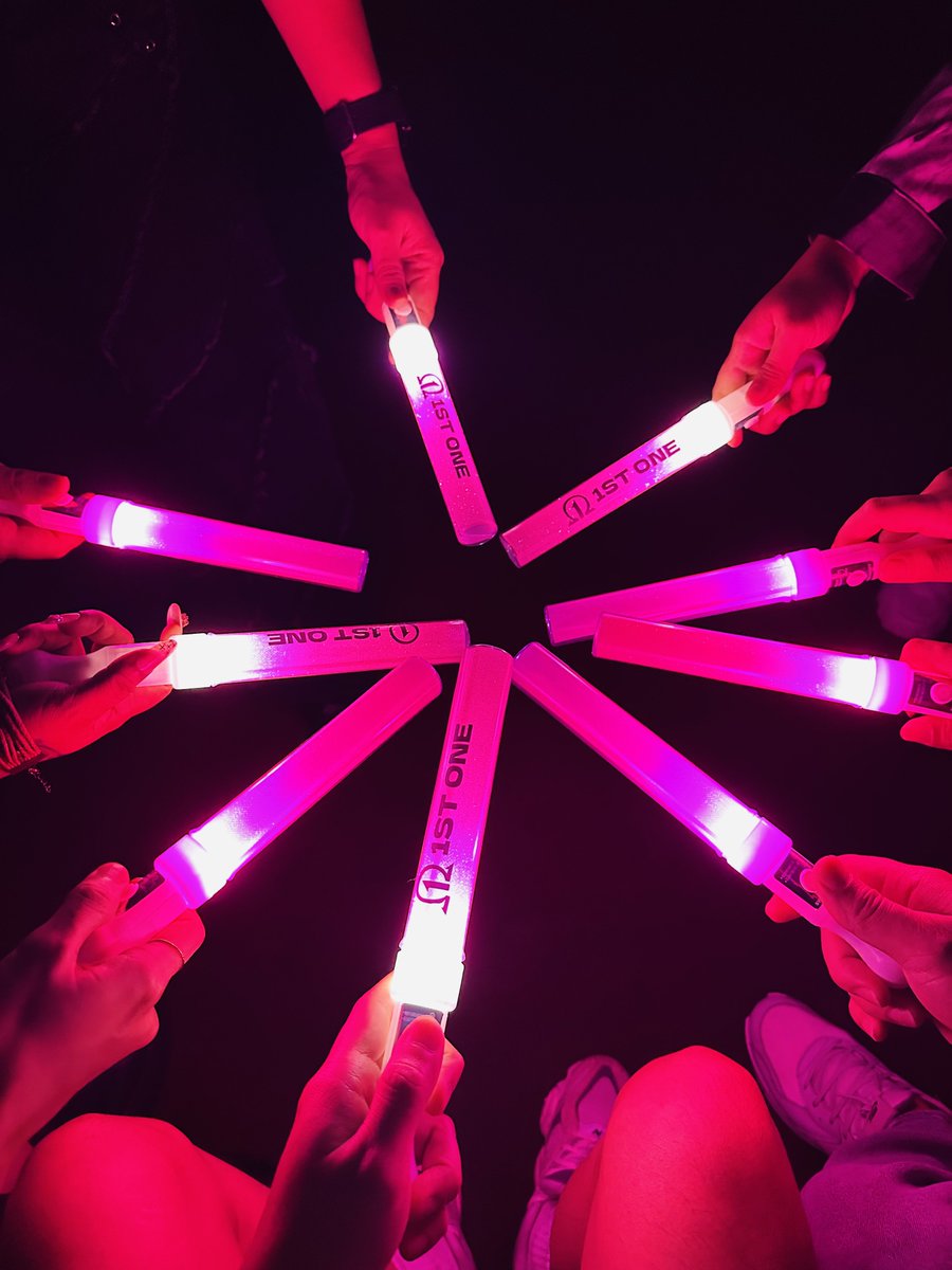 Who’s ready for pink ocean?

1ST ONE NAVIGATES SINGAPORE
@1stOneOfficial #1stOne
#UNAAsiaTour #UNAAsiaTourSingapore