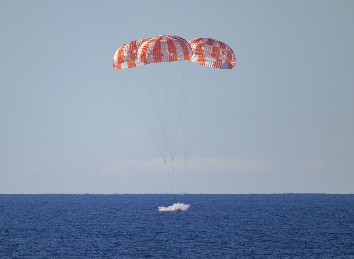TimeLens_'s tweet photo. On April 10, four astronauts splashed down in the Pacific after flying around the Moon.

The last time humans went that far from Earth was December 1972. Apollo 17.

That's a 54-year gap. In that time we invented the internet, smartphones, AI, gene editing, and reusable rockets. But nobody left Earth's orbit.