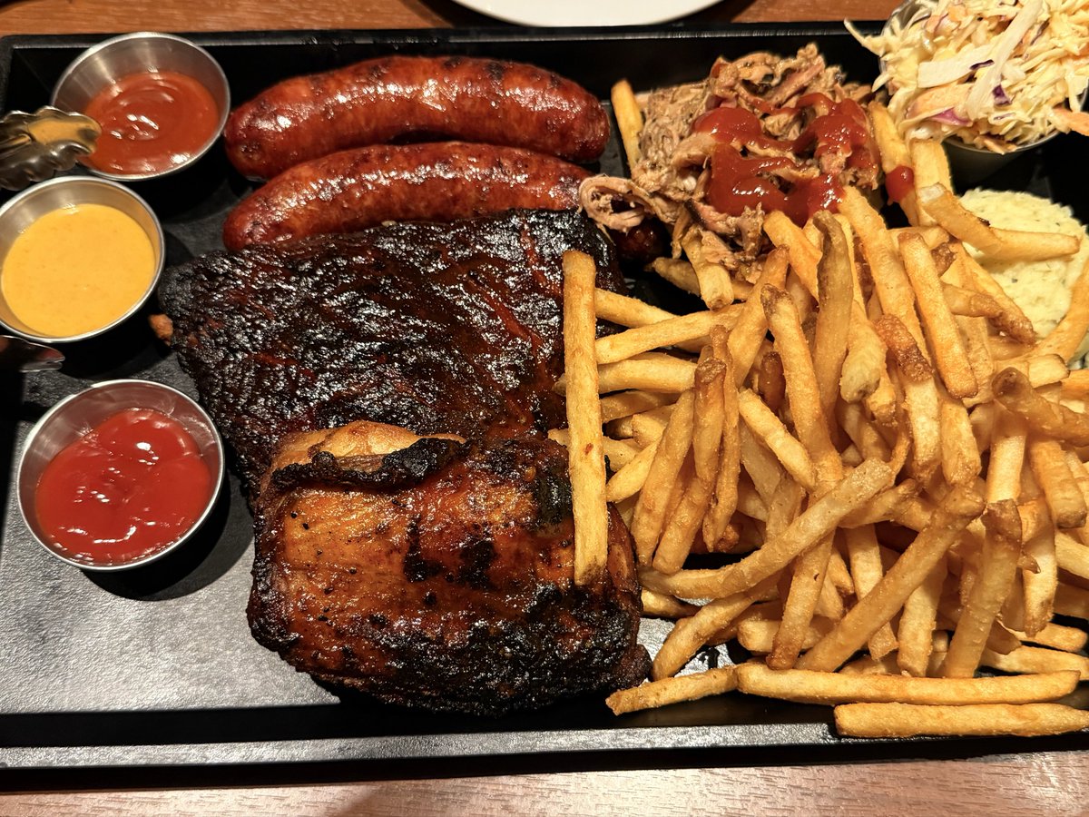 アメリカンBBQを堪能してきました🥩
スモークの香りがもう最高…！