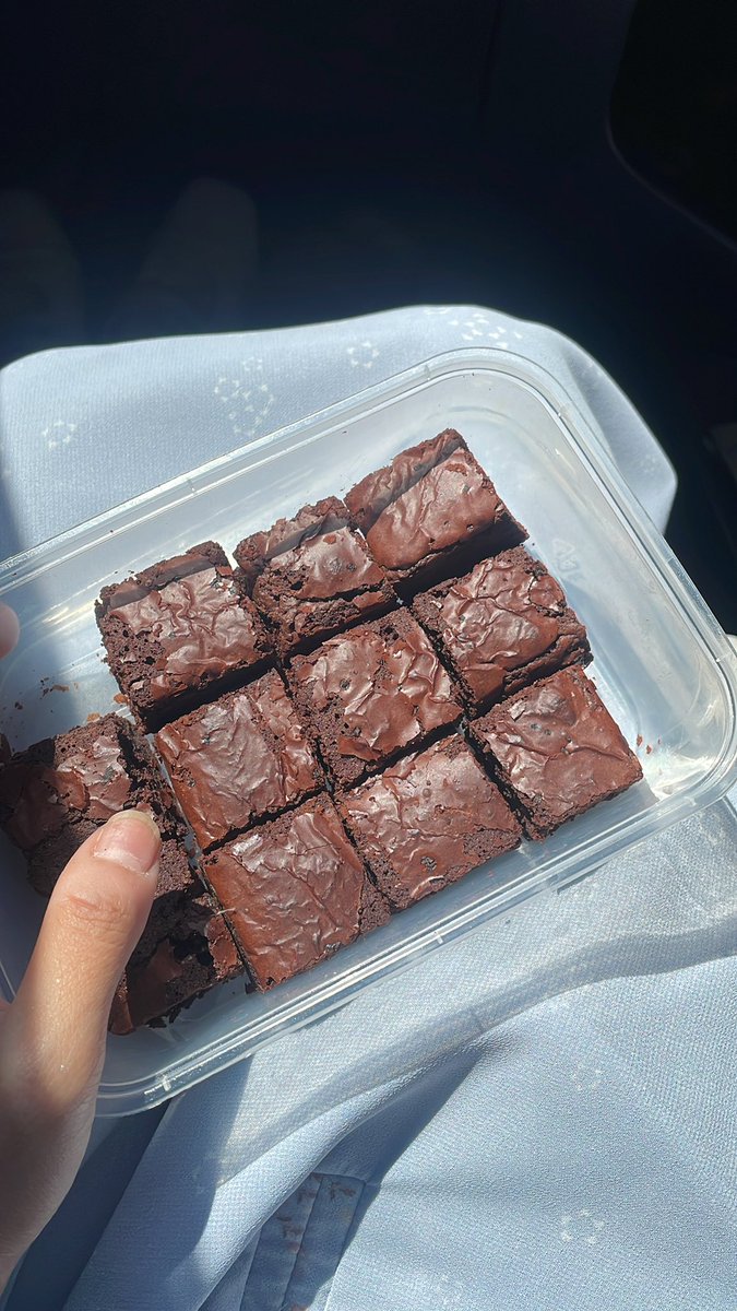 Hasna🫕 tweet media