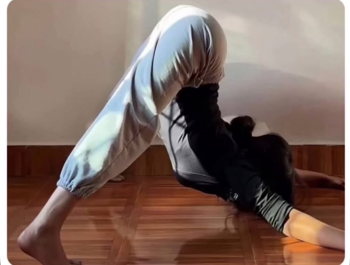 "'Cette fille n'est pas bonne pour toi, tu dois juste rester loin d'elle"'

LA FILLE :