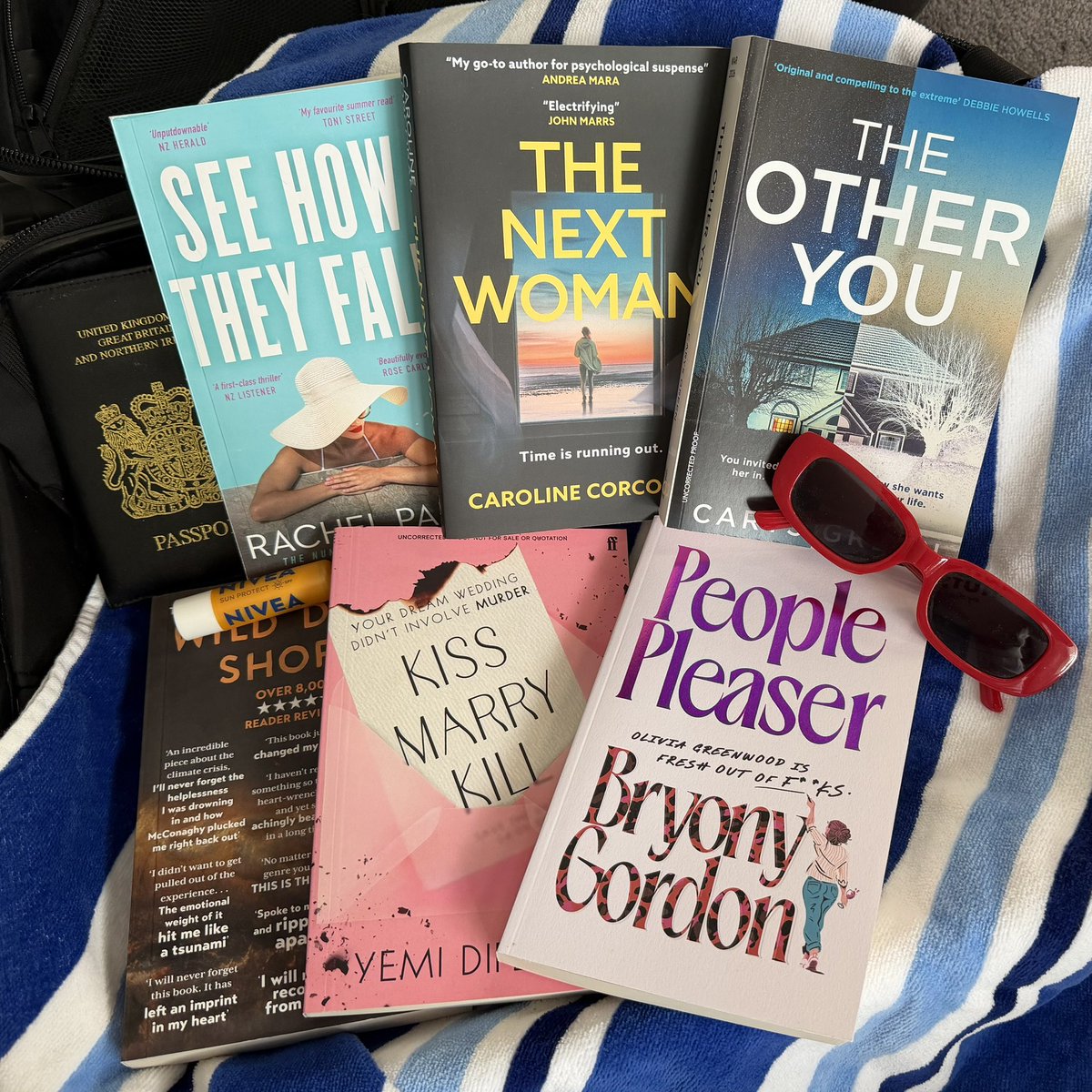 shonaholmes23's tweet image. ✈️📚HOLIDAY READS PLANNING📚✈️

I’m lucky enough to be going away for a few days this week but important question time - which books do I take with me???

I’ve narrowed it down (I think…) but can probably only take 3 max so please help me decide which ones!🙏

#BookTwitter