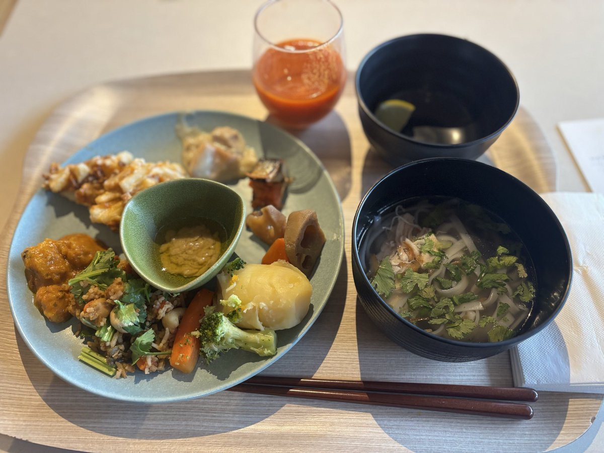 castlerradio's tweet photo. 欲張り朝食バイキング。
フォーを自分で作ることができました！笑 https://t.co/8VUQF8I68S