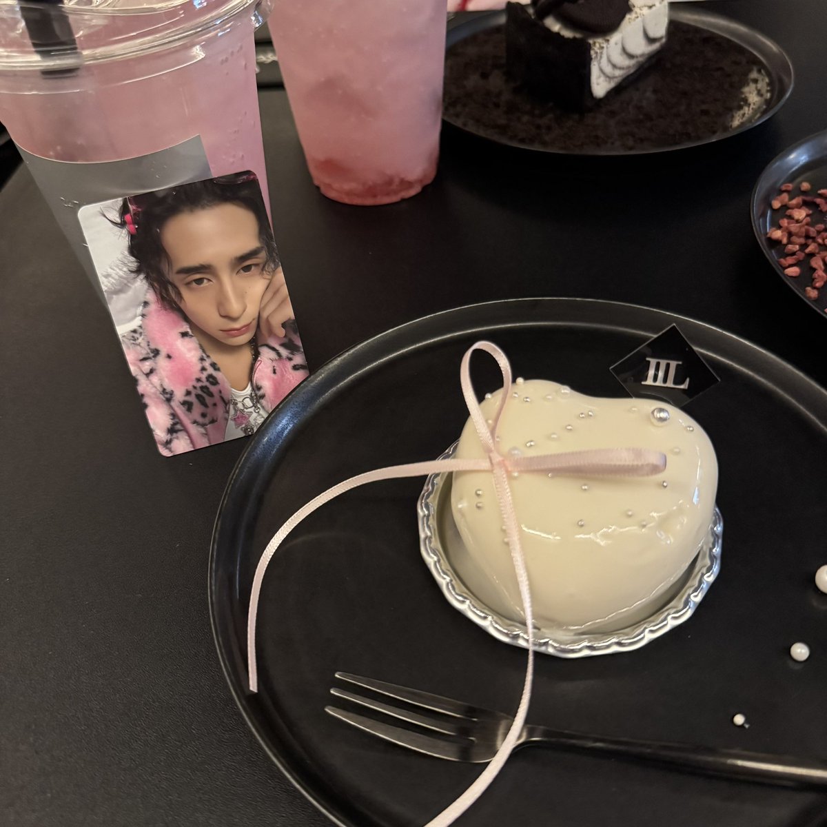 1️⃣7️⃣ tweet media